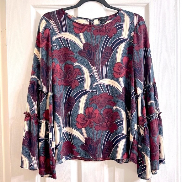 Ann Taylor Tops - Ann Taylor Bell Sleeve Top